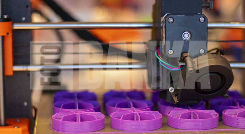 3D printer, printing of plastic parts, production
