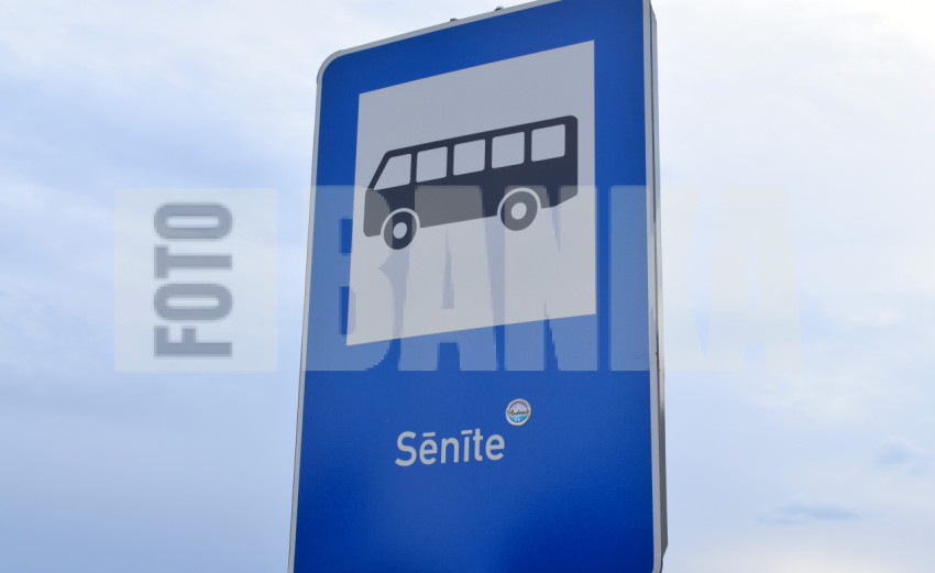 Autobusa pietura "Sēnīte"