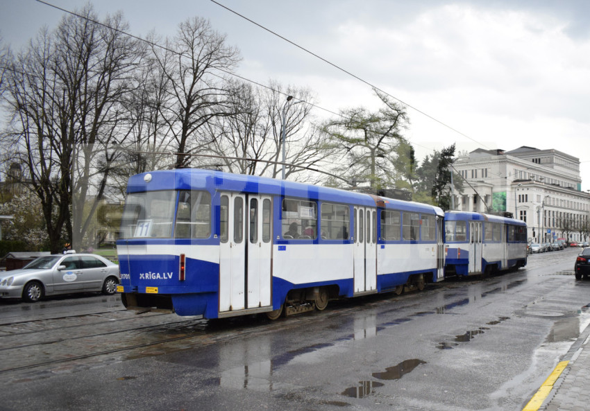 11.tramvajs pie Latvijas nacionālās Operas