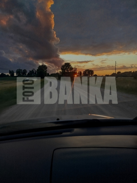 1000010921